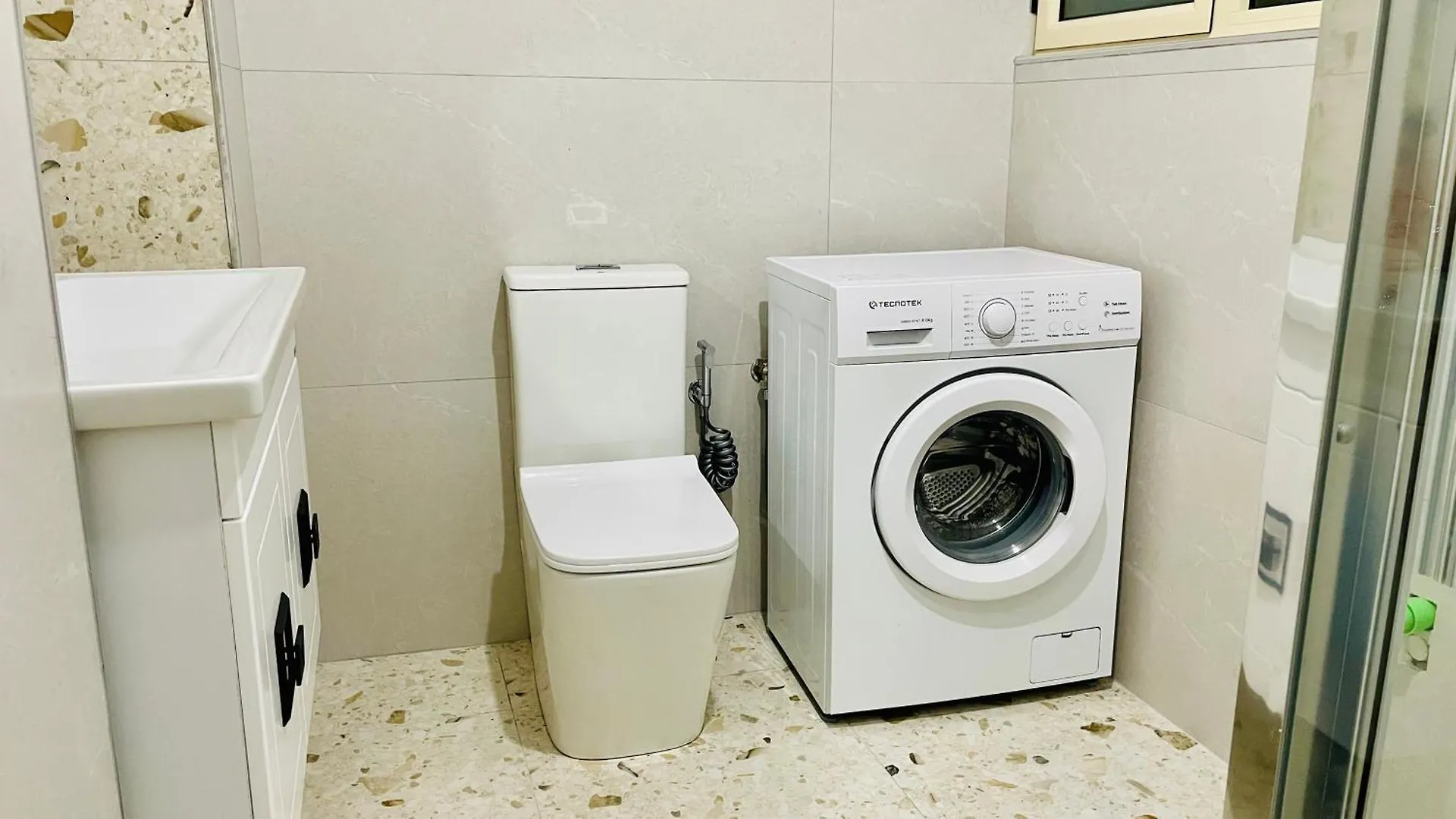 Eurovelo - Entire Apartment - City Center Divjaka